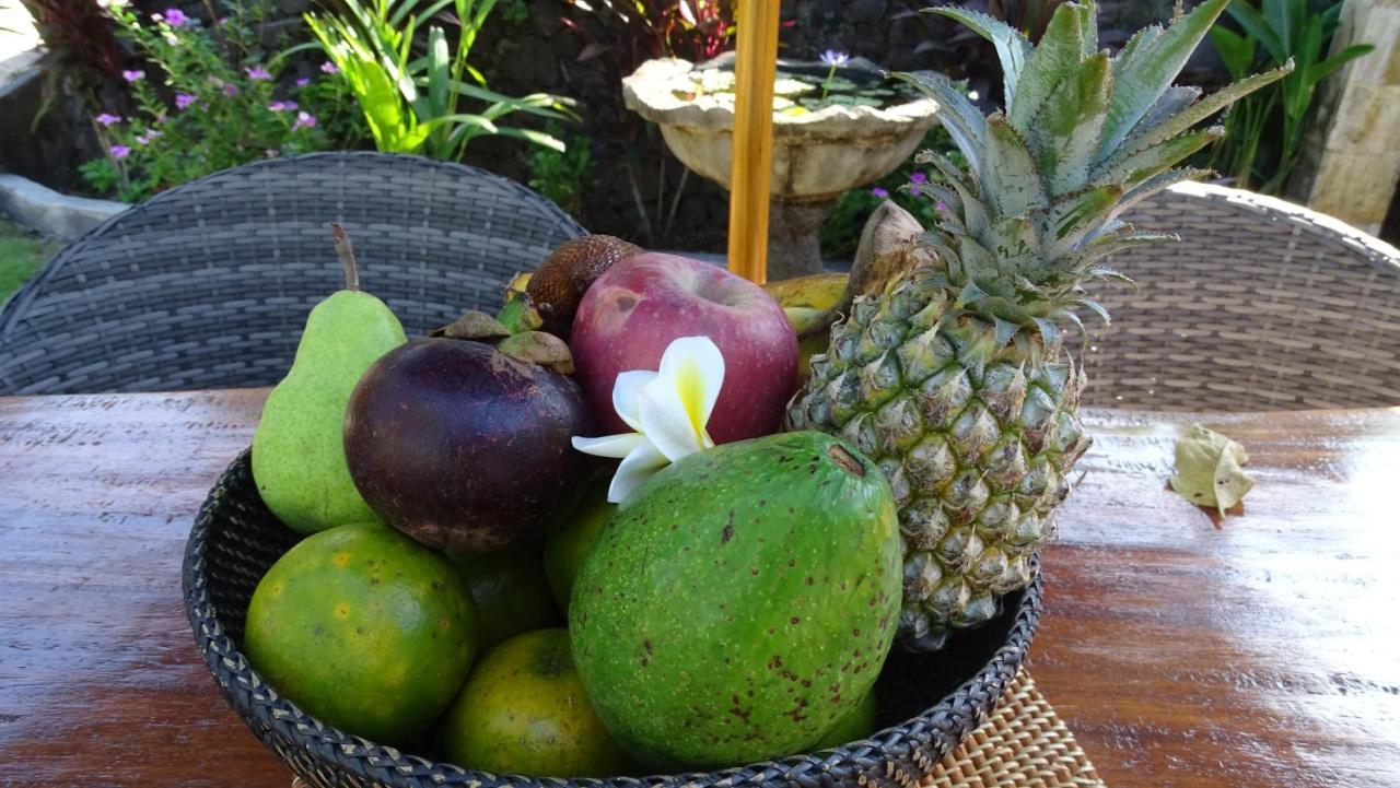 Villa Omah Semar Tulamben Esterno foto