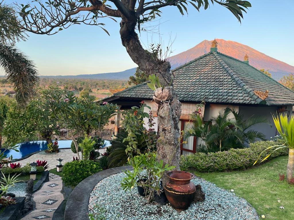 Villa Omah Semar Tulamben Esterno foto