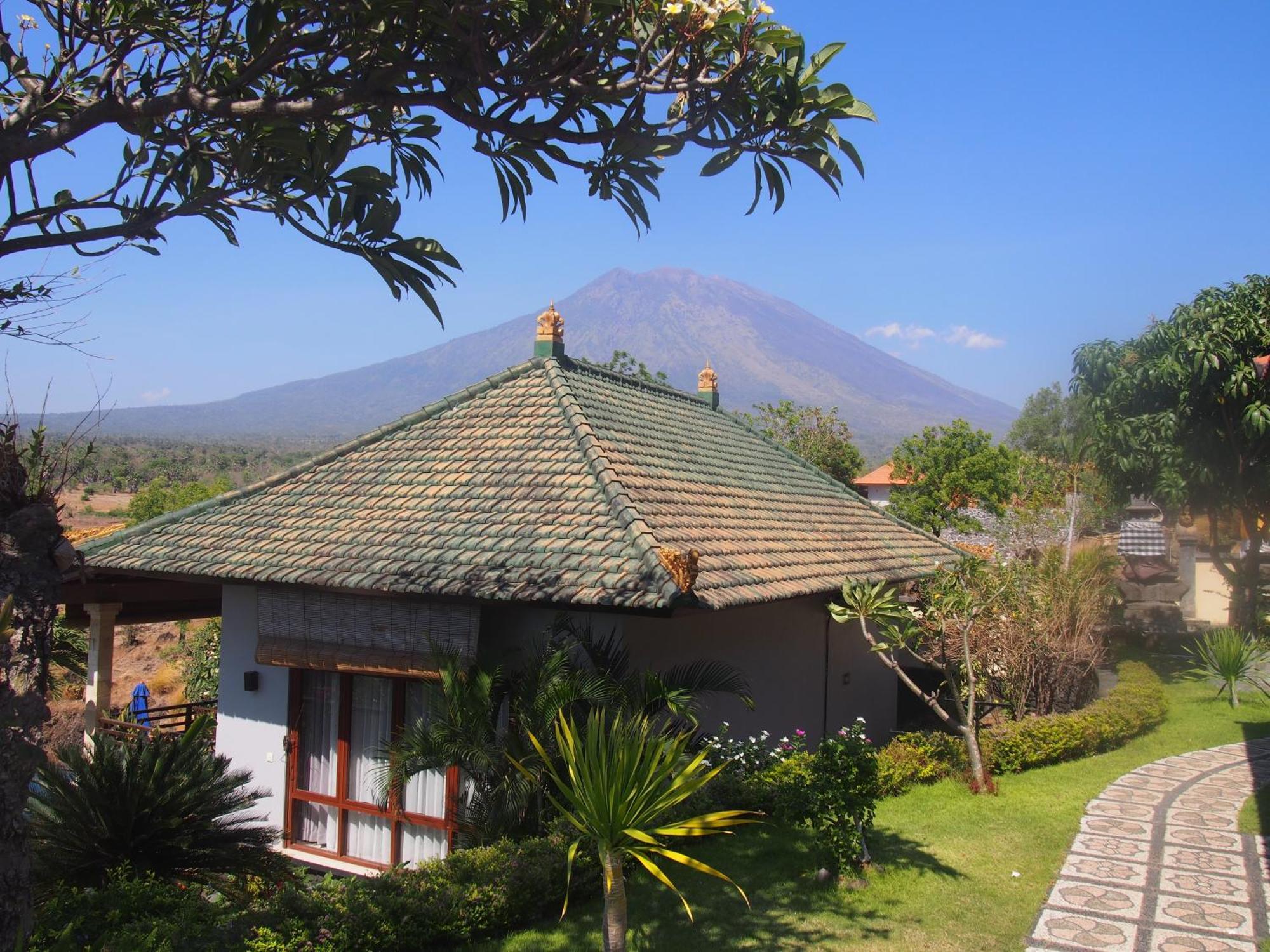 Villa Omah Semar Tulamben Esterno foto