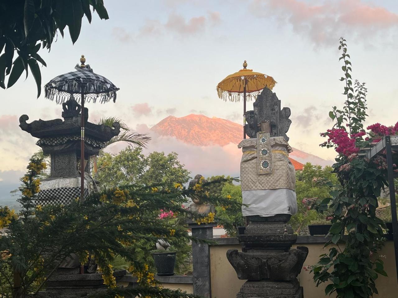 Villa Omah Semar Tulamben Esterno foto