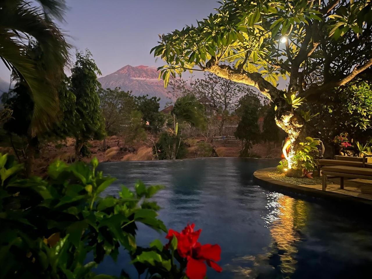 Villa Omah Semar Tulamben Esterno foto
