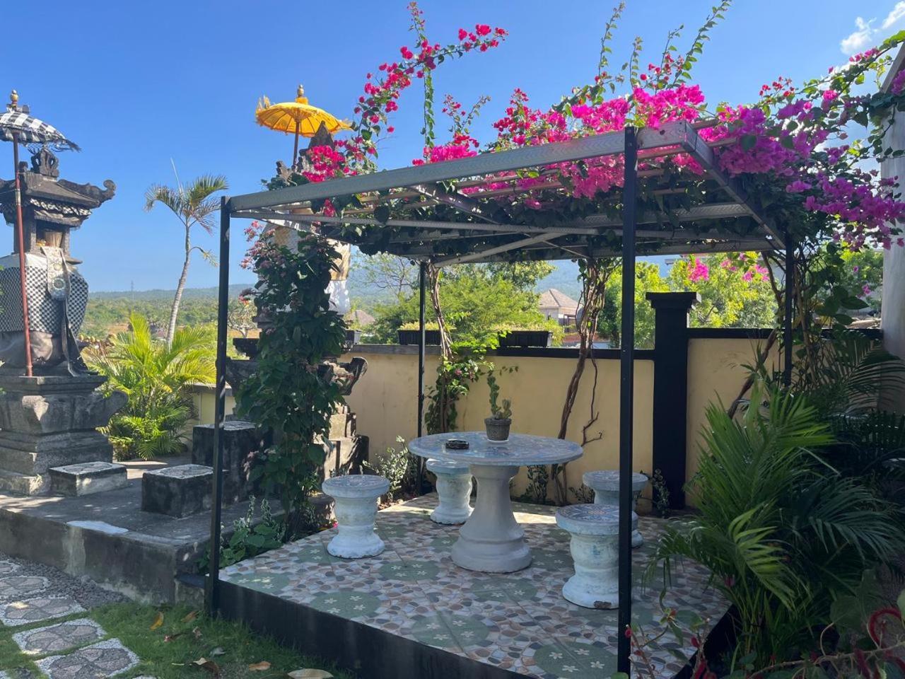 Villa Omah Semar Tulamben Esterno foto
