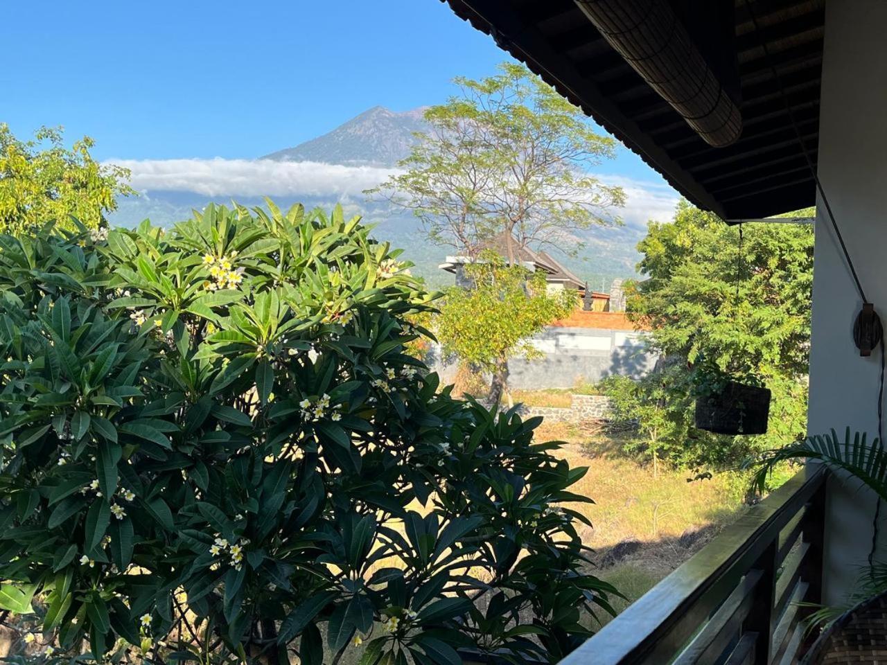 Villa Omah Semar Tulamben Esterno foto